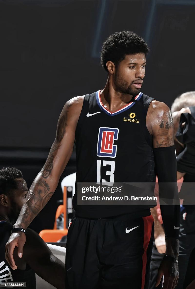 米体：罗马想冬窗租借齐尔克泽，若晋级欧冠会自动触发买断（米体：罗马计划冬窗租借齐尔克泽，若进欧冠将自动触发买断条款）