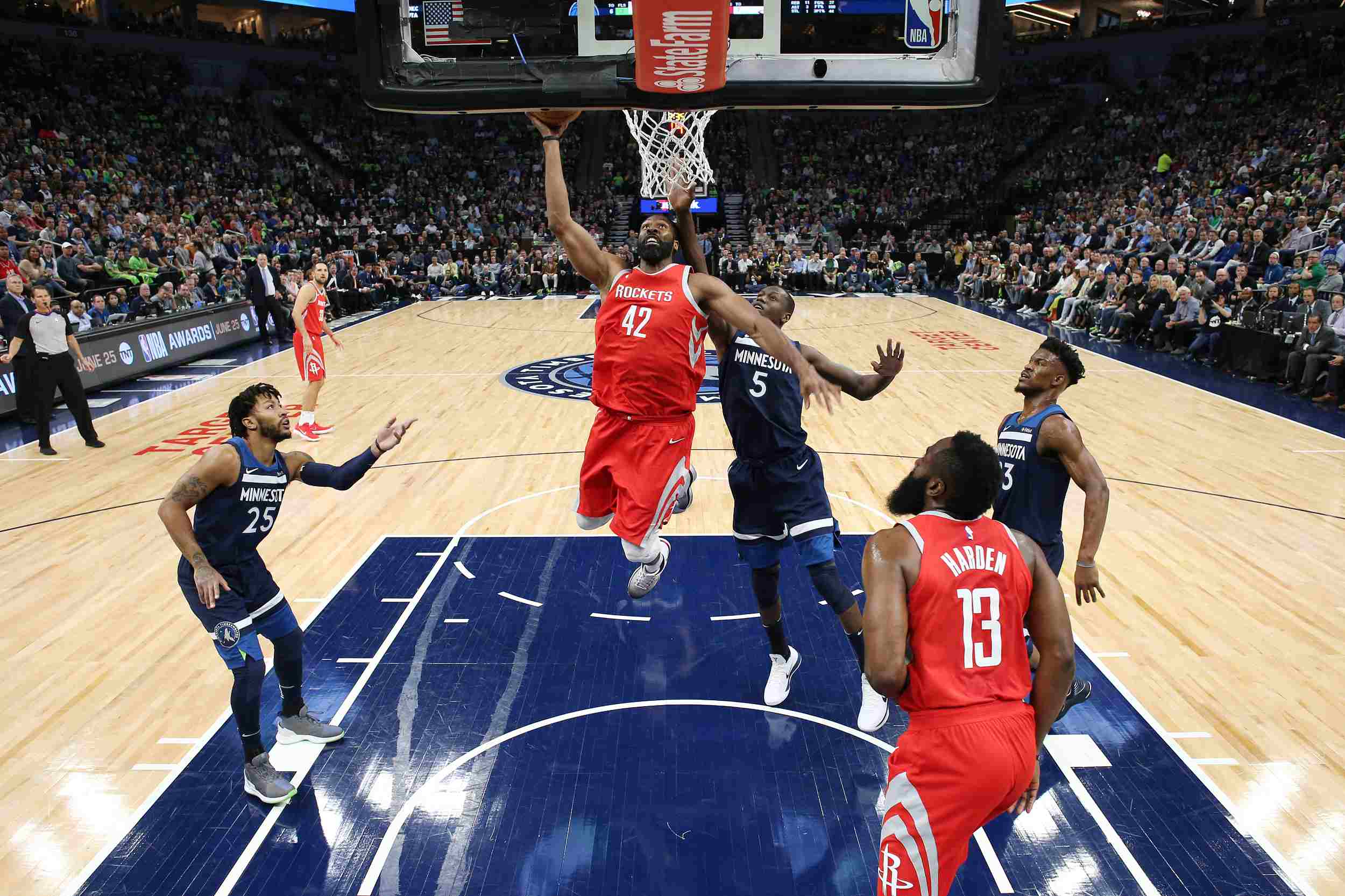 拜仁3-1惨败阿森纳，五档次差距彻底暴露，豪门实力天壤之别！（阿森纳3-1痛击拜仁，五档差距尽显，豪门实力鸿沟清晰可见！）