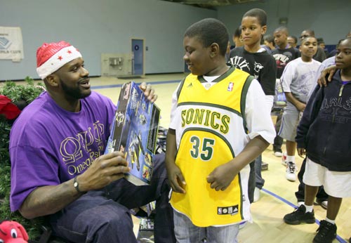 欧冠淘汰赛前瞻：曼城对阵皇家马德里,（欧冠淘汰赛前瞻：曼城迎战皇家马德里）