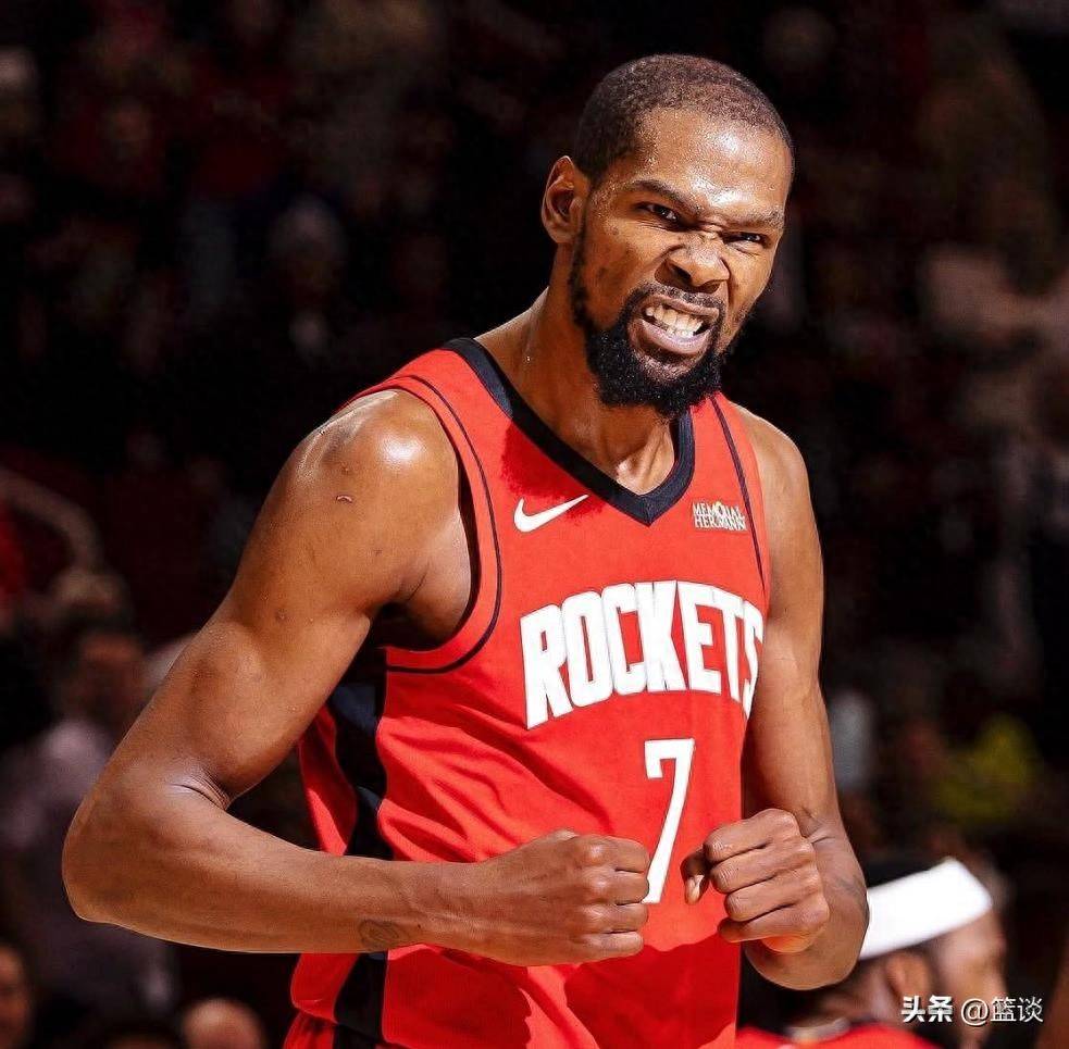 掘金约基奇豪取三双助球队连胜（约基奇三双发威，掘金延续连胜）