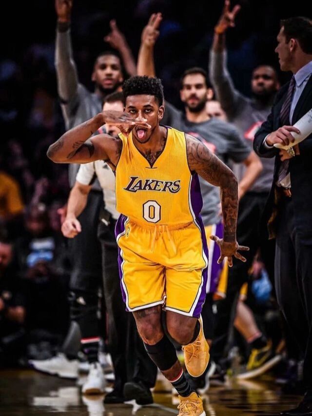 教练被骂上热搜，赛后回应亮了（教练挨骂冲上热搜，赛后回应出彩）