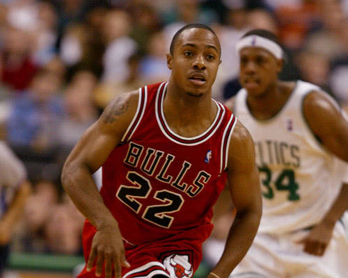 苏超南京队开始招人，但是主教练在哪儿？ 何塞走了，明年谁会执教南京队？（苏超南京队启动招聘，主帅成谜：何塞离任，来年谁执掌教鞭？）