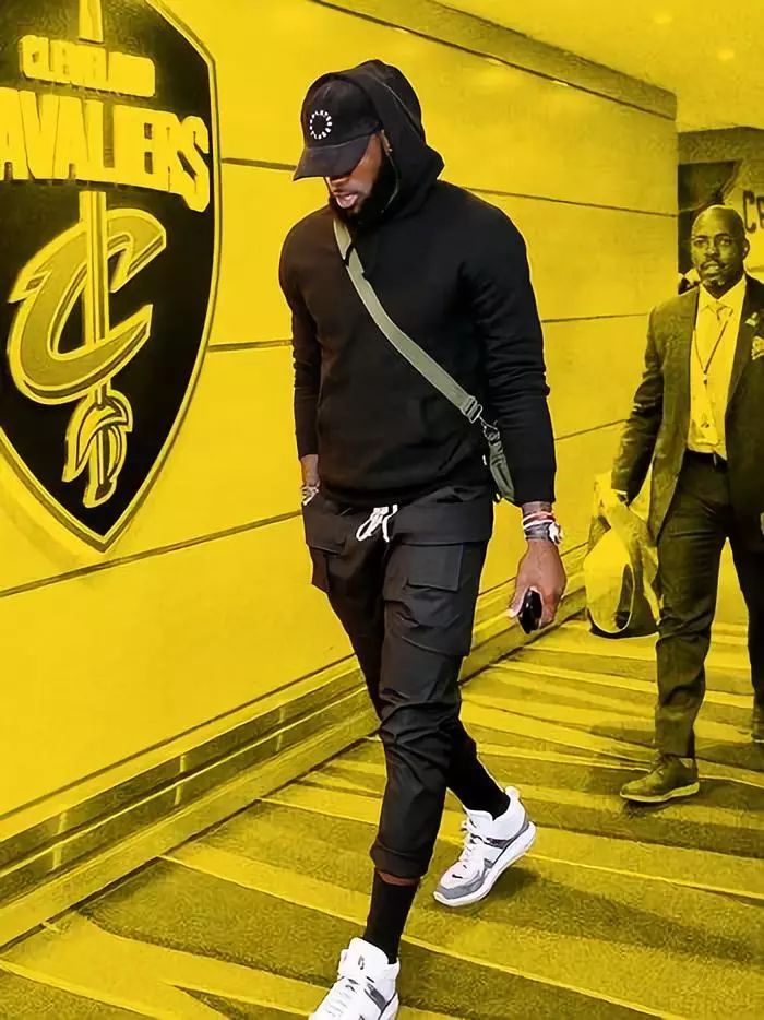 TA：奥利塞合同中没有任何解约金条款，拜仁希望和他续约（TA：奥利塞合同不设解约金，拜仁欲与其续约）